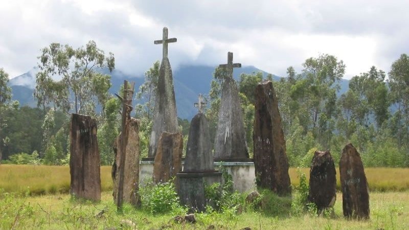 tombes-hauts-plateaux-madagascar